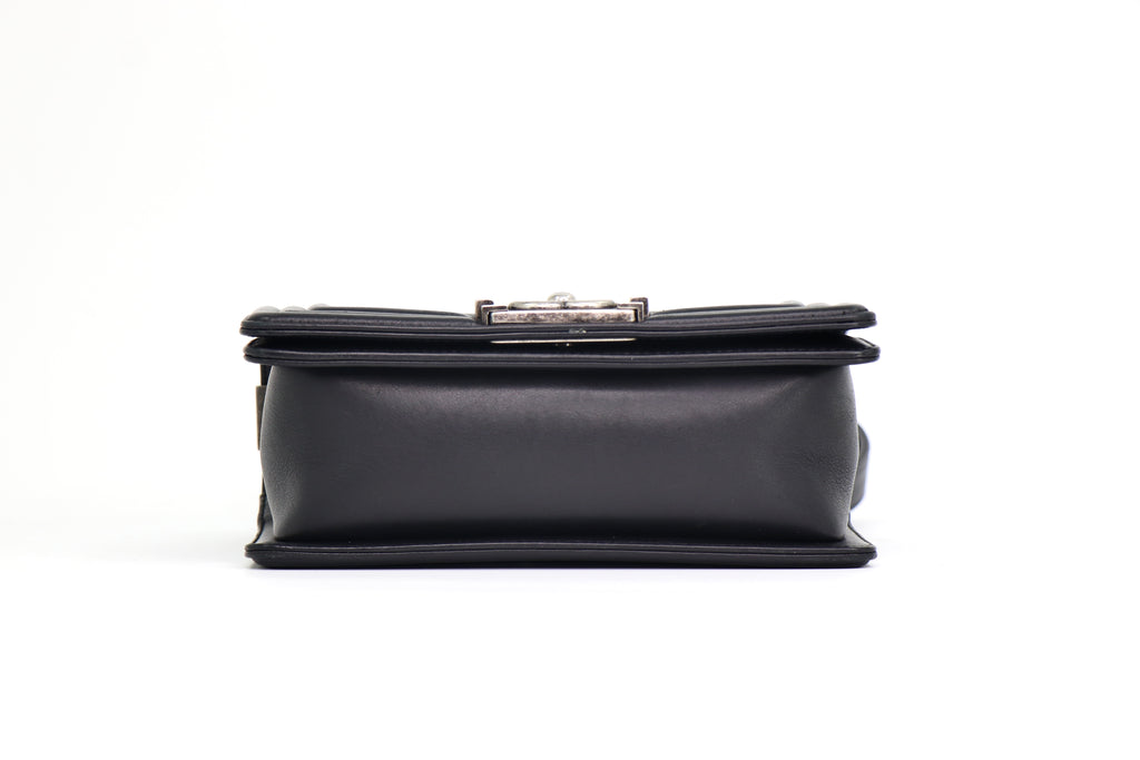 CHANEL Classic Boy Flap Bag, V-Stitched Chevron in Black, Discontinued