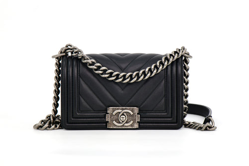 CHANEL Classic Boy Flap Bag, V-Stitched Chevron in Black, Discontinued
