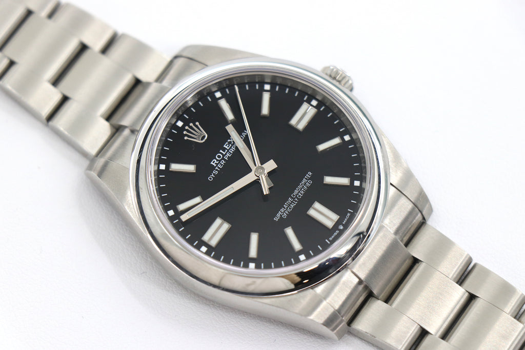 ROLEX Oyster Perpetual 124300 41mm Oystersteel, Black Dial, Full Set