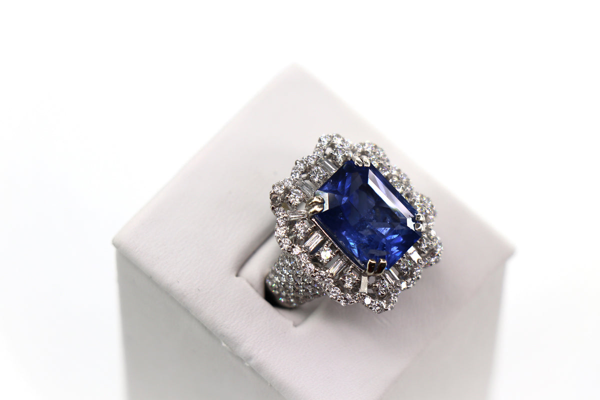 Sapphire Emerald Cut Ring 18K White Gold, Sapphire & Diamonds, Size 7/ EU54.5