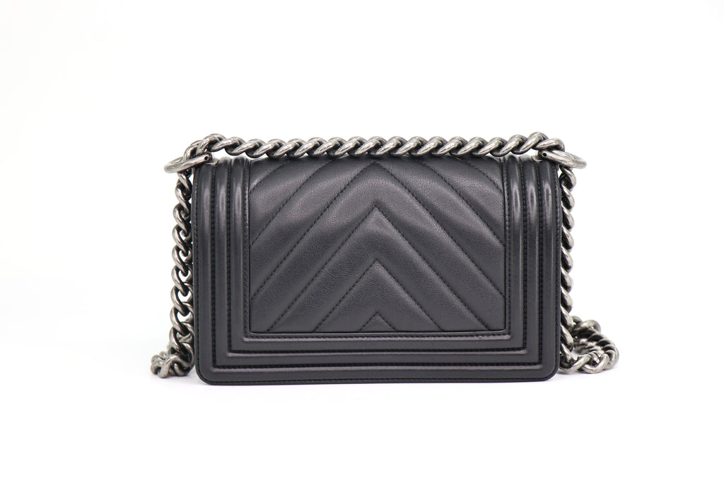 CHANEL Classic Boy Flap Bag, V-Stitched Chevron in Black, Discontinued