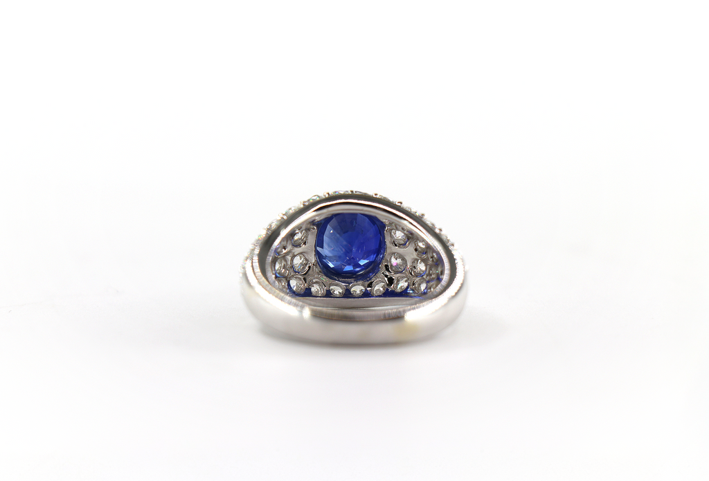 Sapphire Oval Cut Ring 18K White Gold, Sapphire & Diamonds, Size 6.5/ EU53
