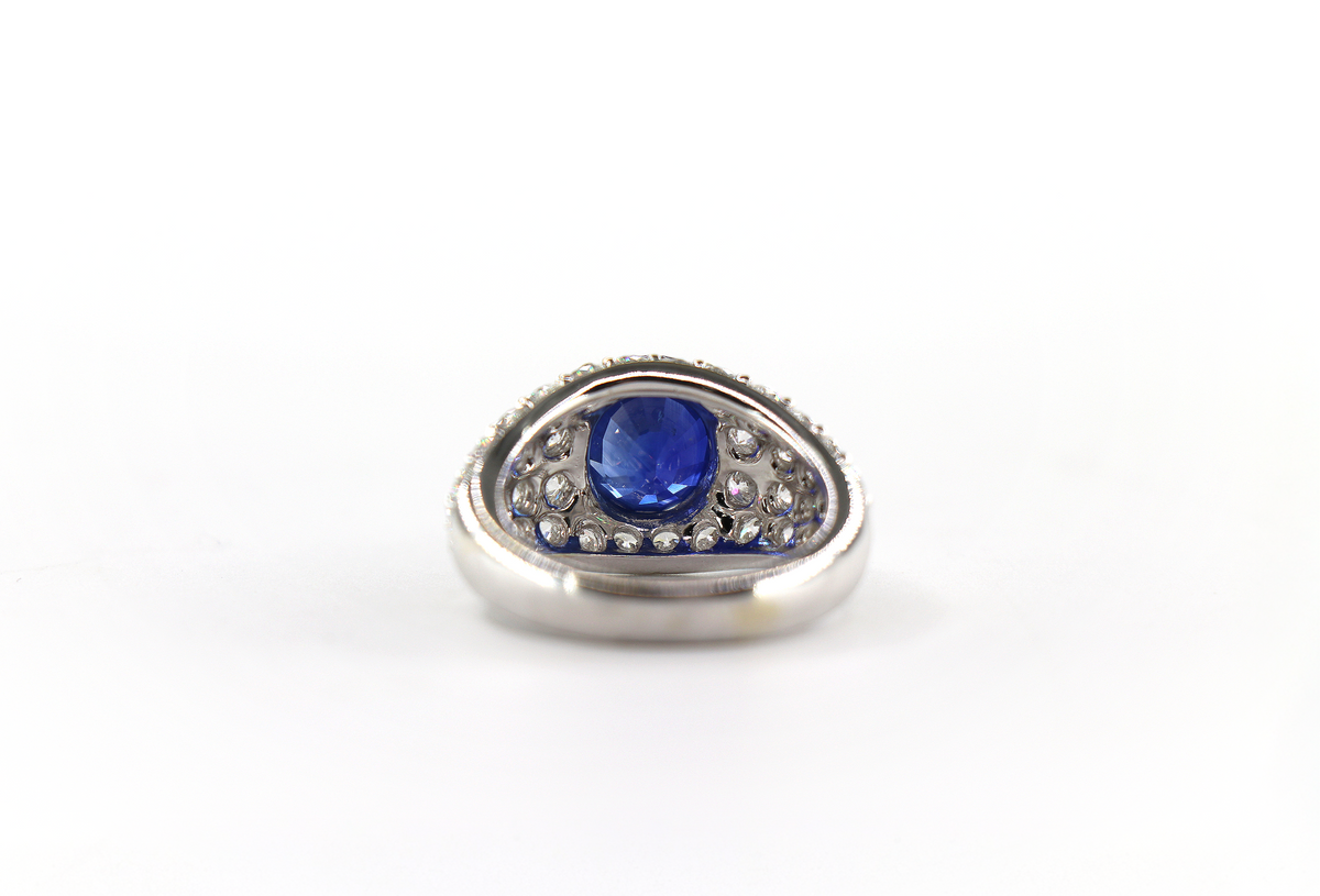 Sapphire Oval Cut Ring 18K White Gold, Sapphire & Diamonds, Size 6.5/ EU53